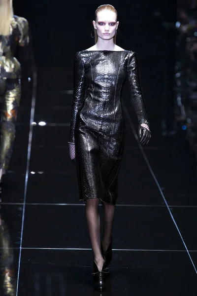 Look 19
